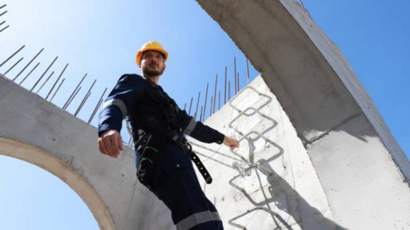 Escada Marinheiro com Linha de Vida: Segurança e Praticidade em Ambientes de Trabalho