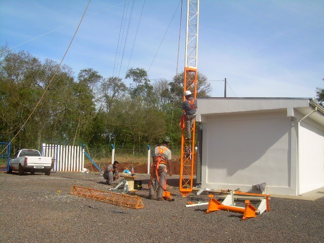 Instalação de torres anemométricas