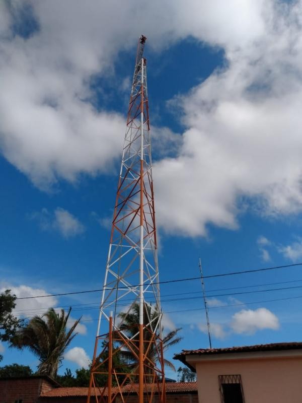 Instalação de torres de telefonia celular