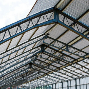 Estrutura metálica para telhado: vantagens e aplicações na construção civil Estrutura metálica para telhado: vantagens e aplicações na construção civil